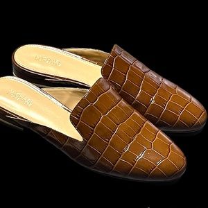 Michael Michael Kors Women’s Open Back Leather Clogs Mules VC17D Size 7.5M